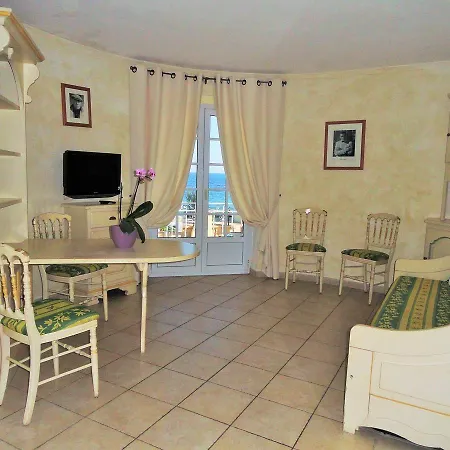 La Aparthotel 3*